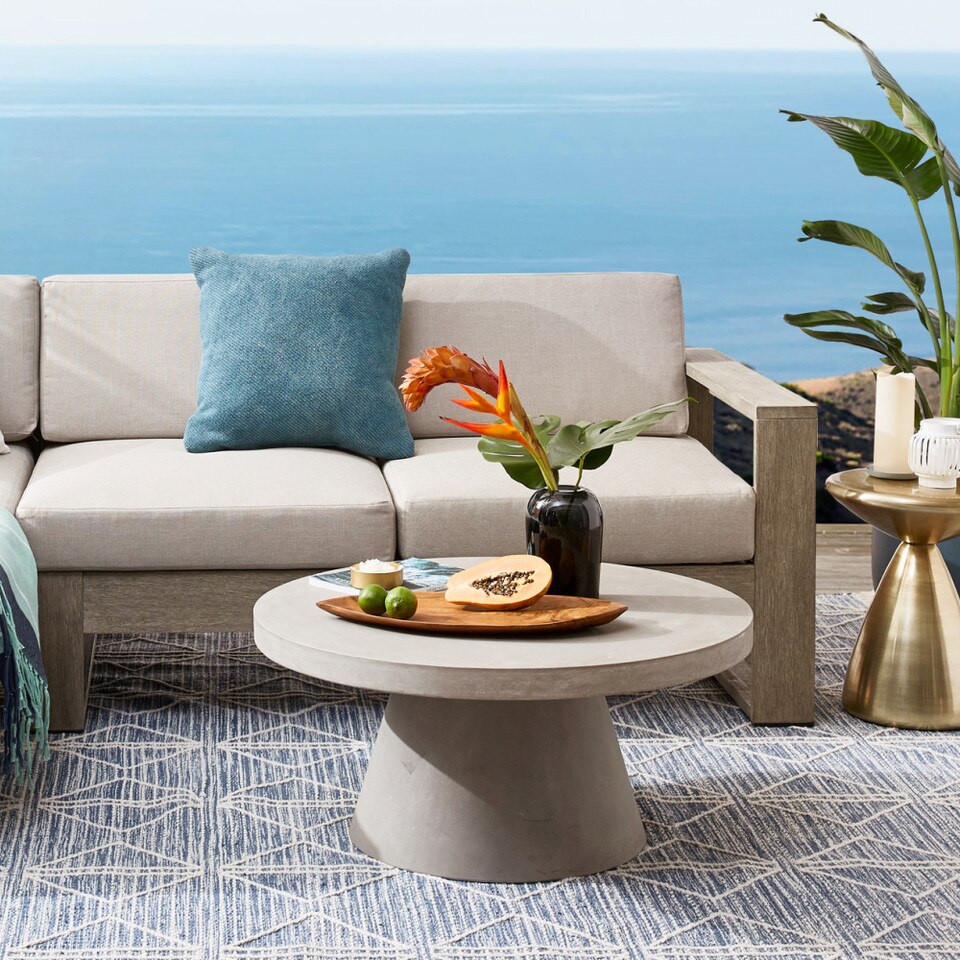 Concrete Pedestal Garden Round Coffee Table (81 cm) - West Elm UK
